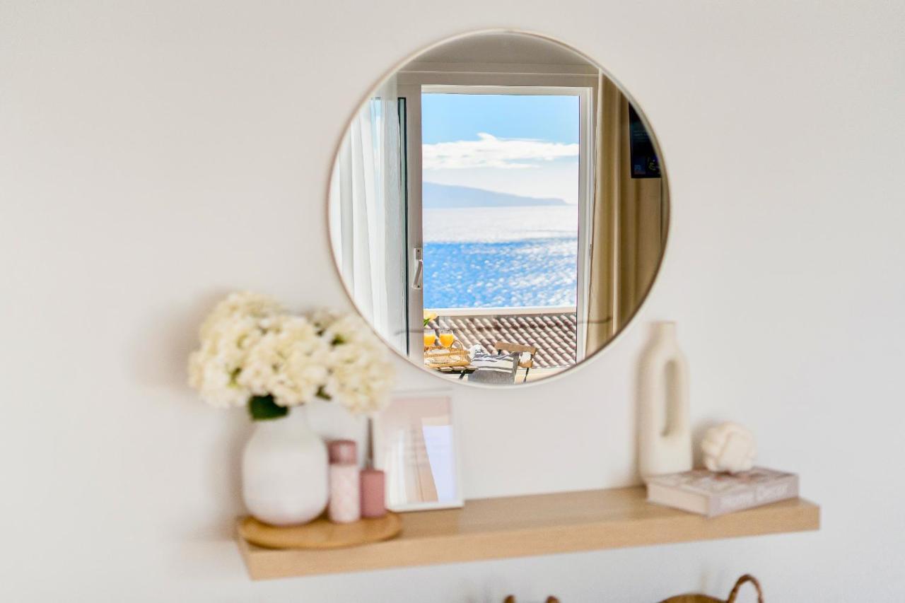 Black Beach Luxury Vacation House プエルト・デ・サンティアゴ エクステリア 写真