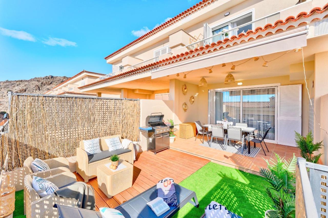 Black Beach Luxury Vacation House プエルト・デ・サンティアゴ エクステリア 写真