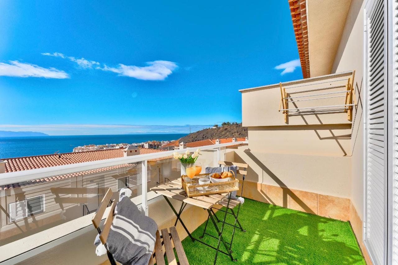 Black Beach Luxury Vacation House プエルト・デ・サンティアゴ エクステリア 写真