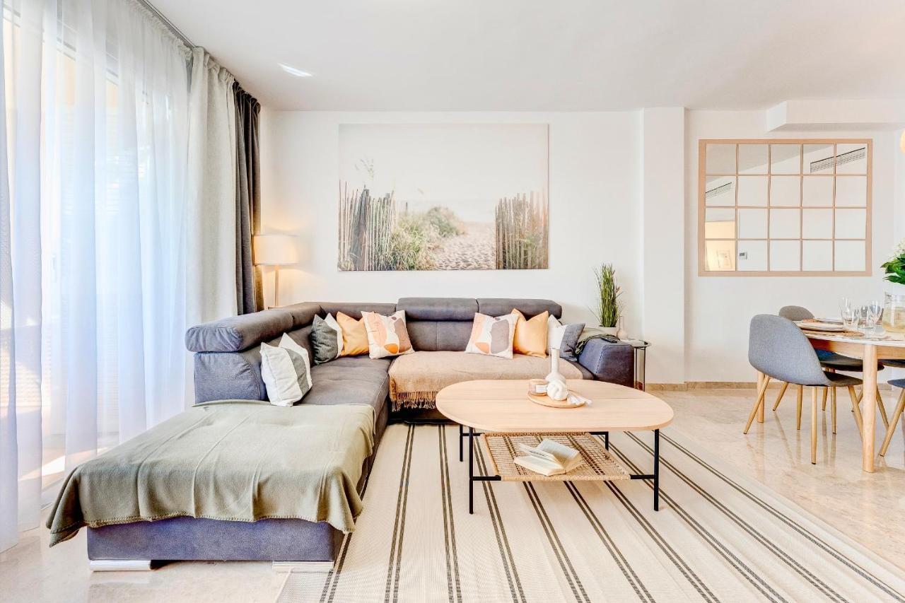 Black Beach Luxury Vacation House プエルト・デ・サンティアゴ エクステリア 写真